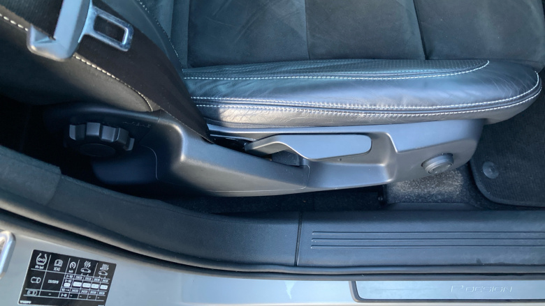 Volvo Xc40 2.0 D3 R DESIGN 5dr AWD Geartronic Diesel Estate